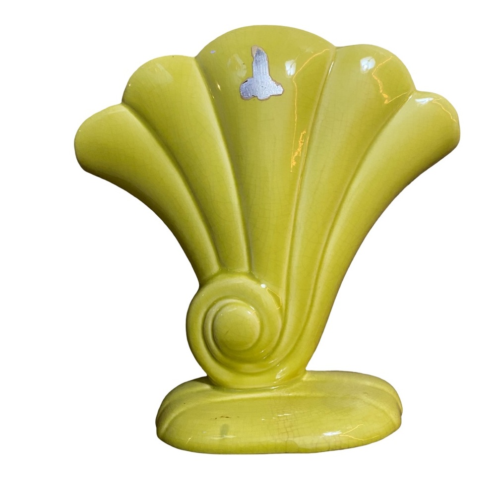 Vtg Red Wing Pottery Vase - Shell Fan‎ Speckled Yellow # 899 - 7.5" Tall